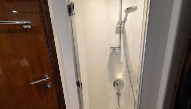 Tender Garage & Hi/Lo Swimplatform yacht for sale 64