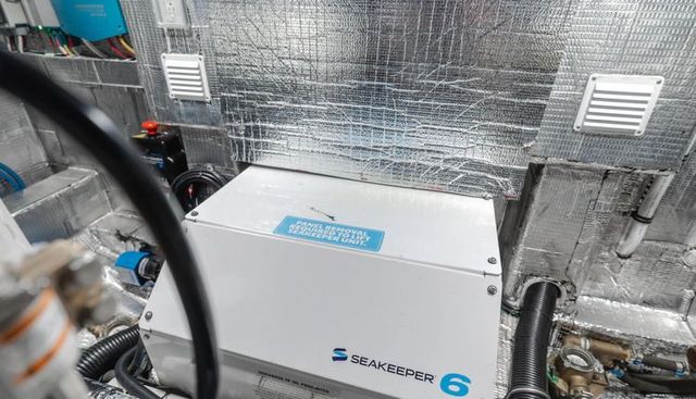 Commodore Two yacht for sale 59