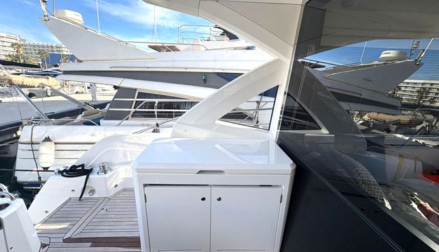 P55 yacht for sale 12
