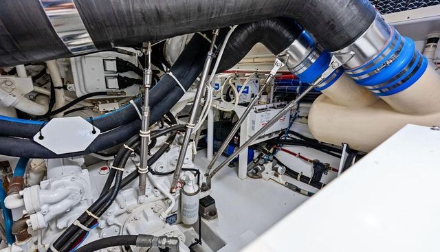 SATELLITE OFFICE yacht for sale 38