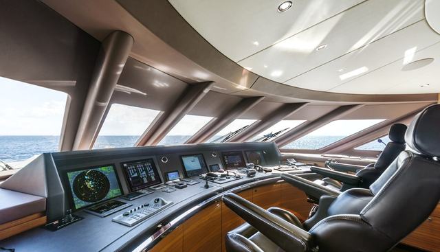 Daisy D yacht for sale 18