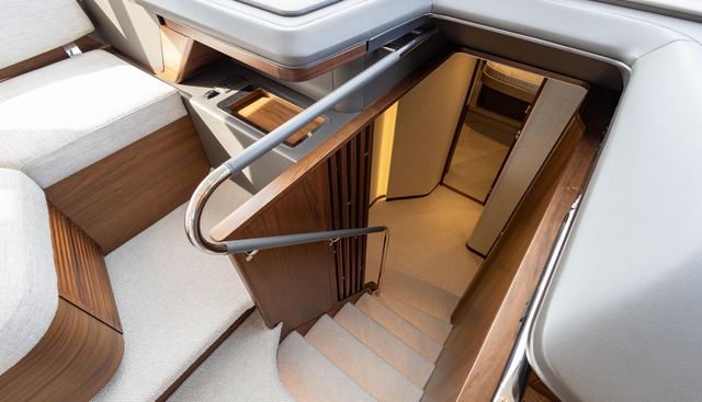 F65042 yacht for sale 28