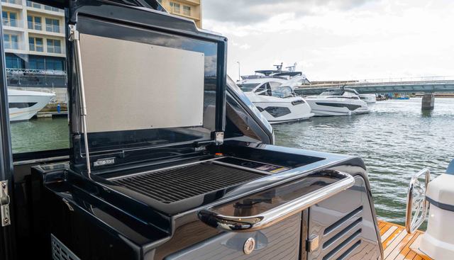 7572655 yacht for sale 17