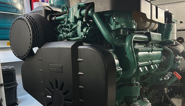 POCO LOCO 4 yacht for sale 27