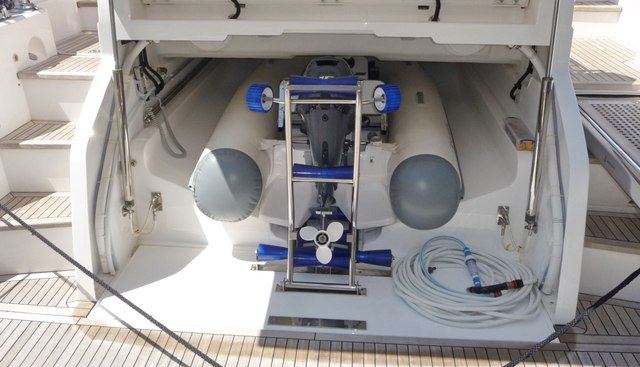 POCO LOCO 4 yacht for sale 25