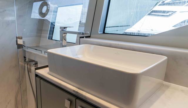 7572655 yacht for sale 33