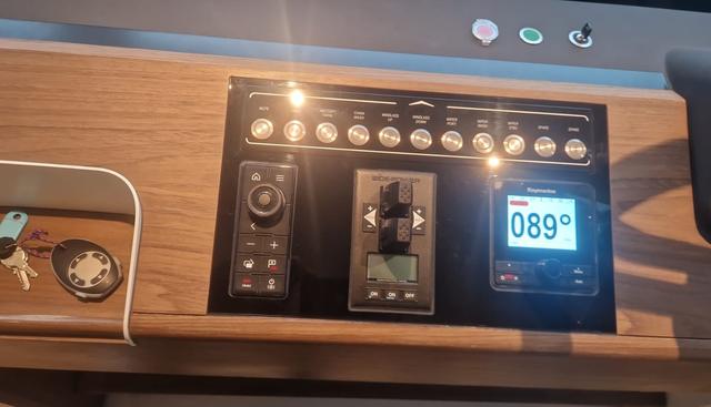 Azimut 72 Fly  yacht for sale 17