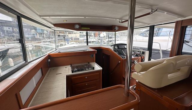 Roma yacht for sale 25