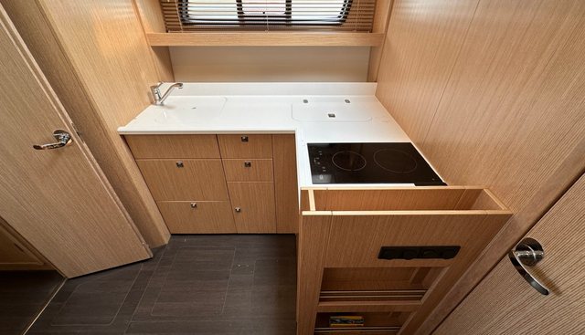 Auray yacht for sale 19