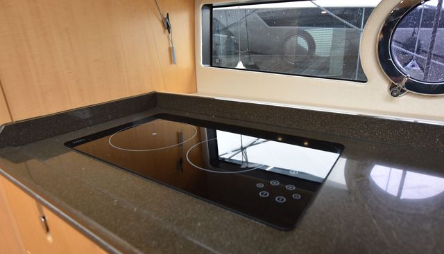 VOLANTIS yacht for sale 30