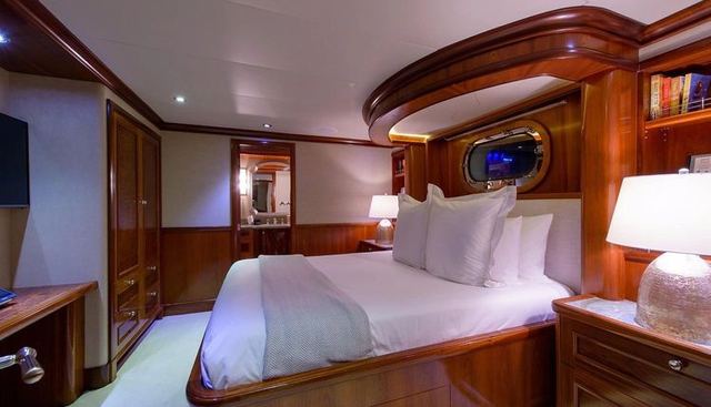 LUCY yacht for sale 13