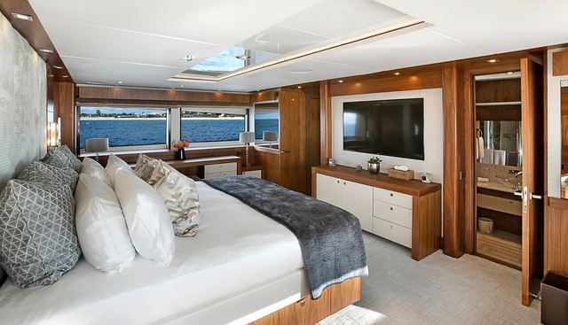 EVEREAST yacht for sale 19