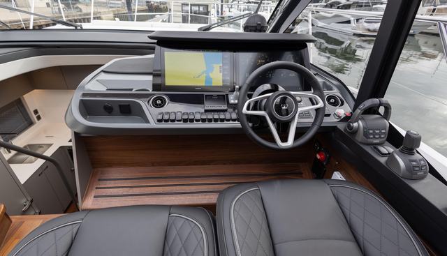 V50943 yacht for sale 53