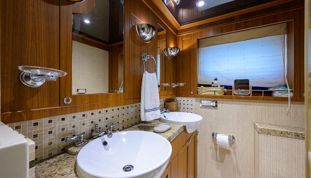 ST. TROPEZ yacht for sale 44