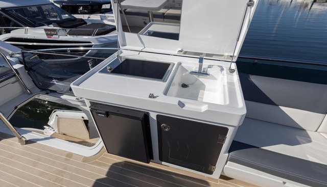 GN440FLY-016 yacht for sale 32