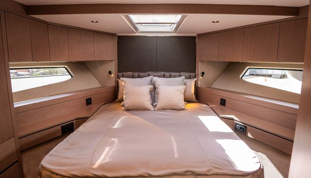 4282555 yacht for sale 35