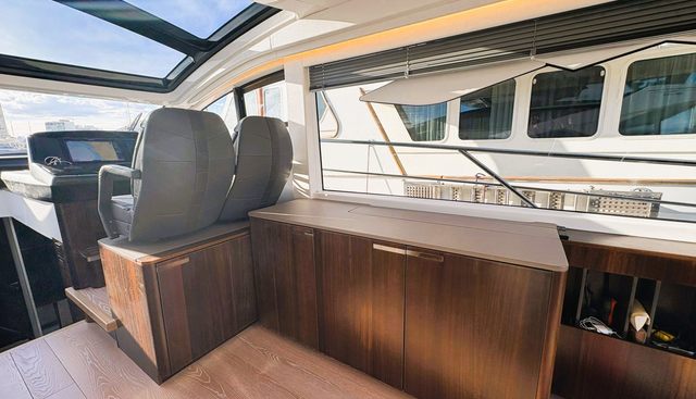 P55 yacht for sale 15