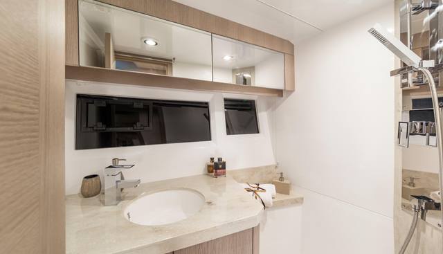 360FLY-052 yacht for sale 49