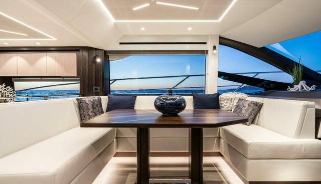 MANHATTAN 55 yacht for sale 10