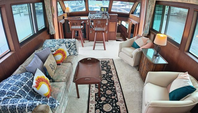 Hooch yacht for sale 19