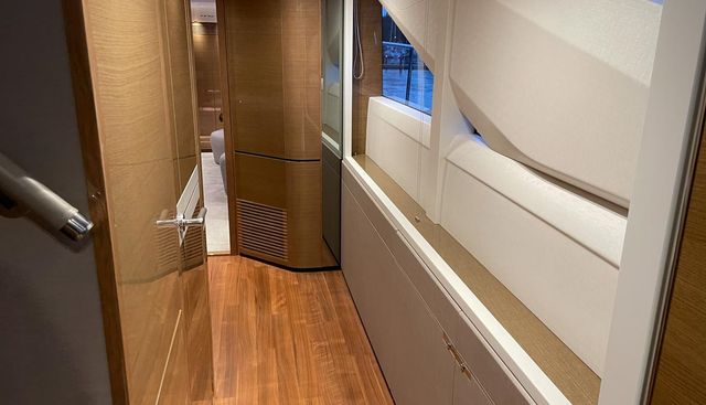 PRINCESS 30M yacht for sale 17