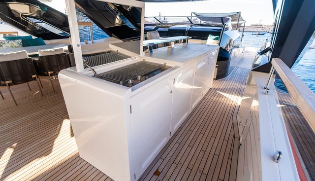 FAMILY SPIRIT yacht for sale 18