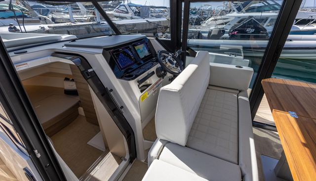 340GTWA-179 yacht for sale 28