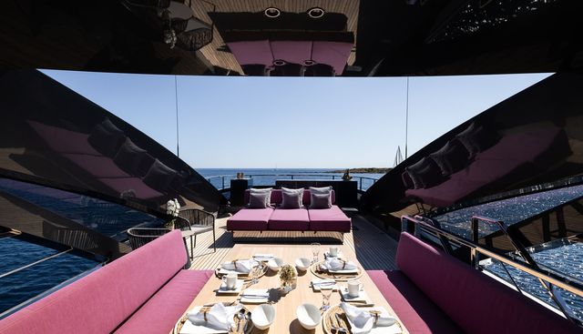 Flying Dagger III yacht for sale 29