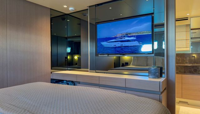 SL90A yacht for sale 35