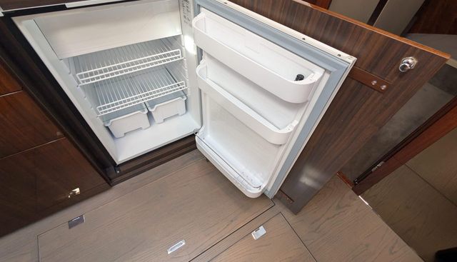 Seakeeper Gyro yacht for sale 35