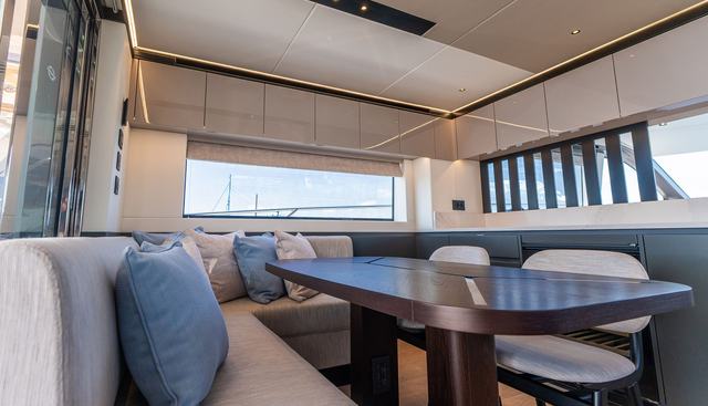 3042568 yacht for sale 30