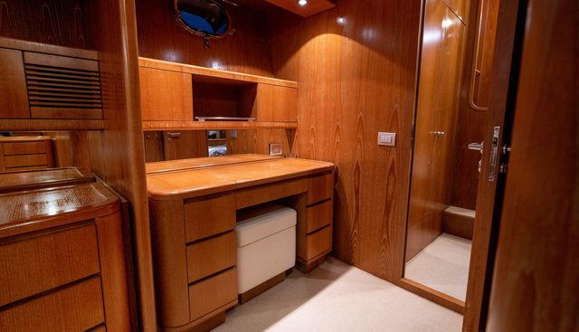 LOSAND yacht for sale 33