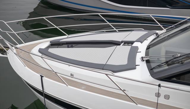 425HTS-074 yacht for sale 43