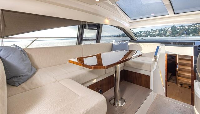 Tender Garage & Hi/Lo Swimplatform yacht for sale 13