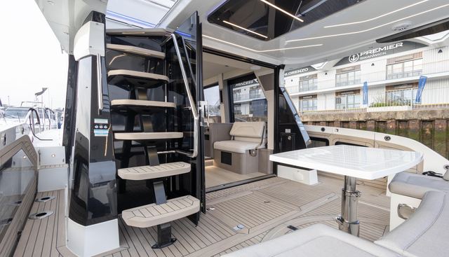 GN480FLY yacht for sale 18