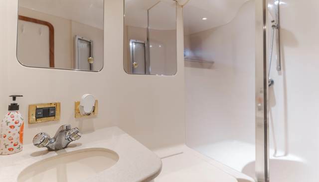 Oasis yacht for sale 29