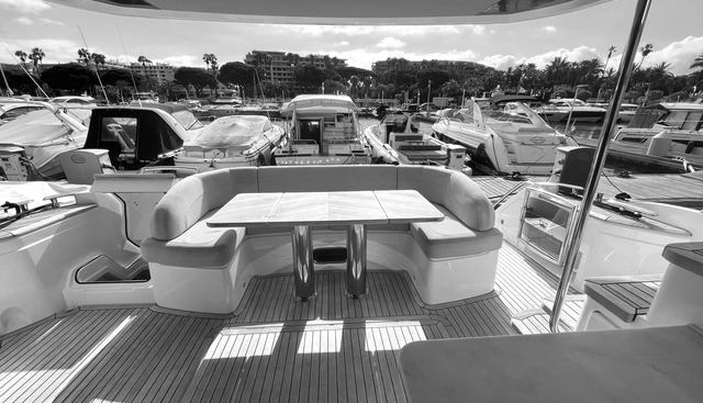 F55 yacht for sale 18