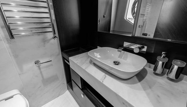 7242468 yacht for sale 34