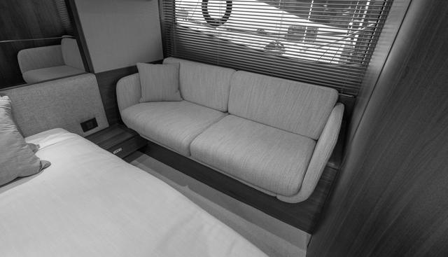 F50201 yacht for sale 30