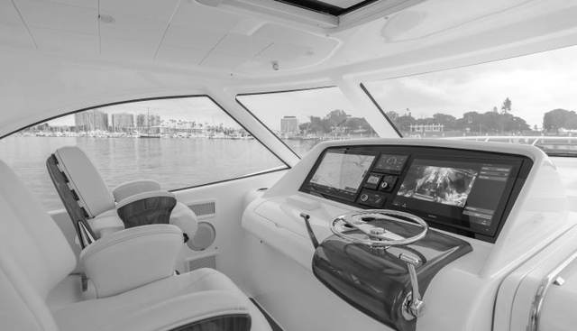 Commodore Two yacht for sale 32