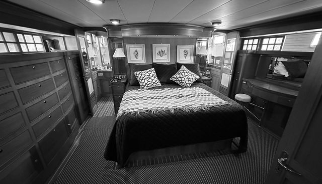 MISS STEPHANIE yacht for sale 17