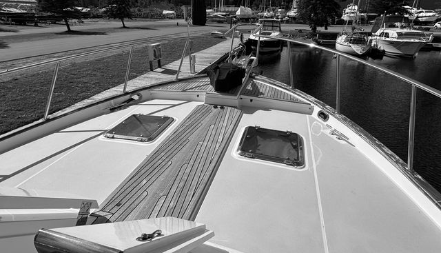 MISS STEPHANIE yacht for sale 77