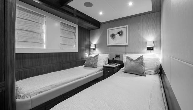 FIREFLY yacht for sale 35