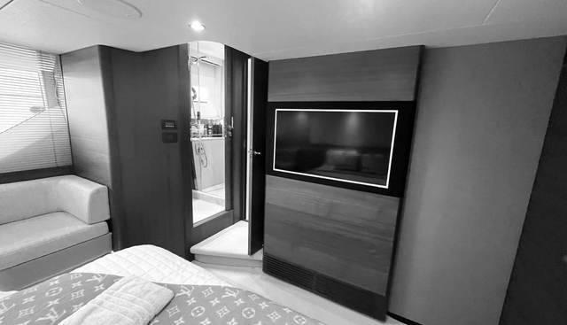 F55 yacht for sale 29