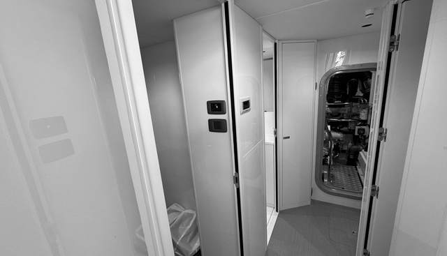 Y80018 yacht for sale 60