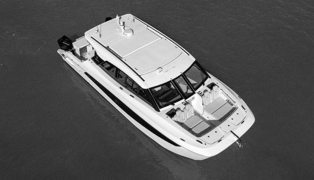 Aquila 42 Coupe yacht for sale 43