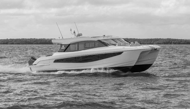 Aquila 42 Coupe yacht for sale 7