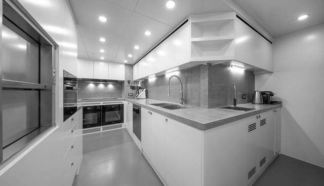 37XP-17 yacht for sale 60