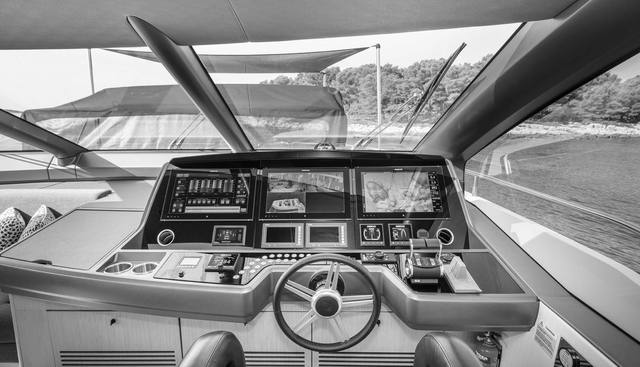 MIRACLE 8 yacht for sale 35