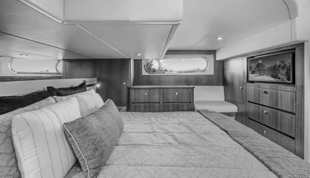 54 DAYBRIDGE yacht for sale 24
